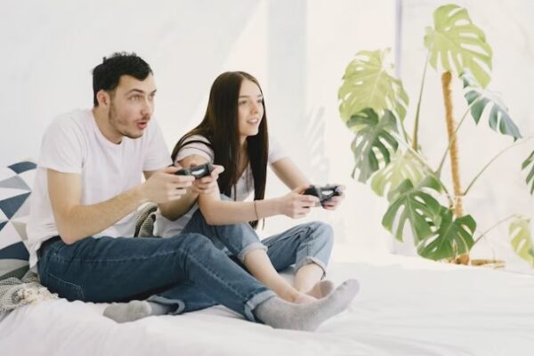 10 Exciting Online Games for Couples to Play Together